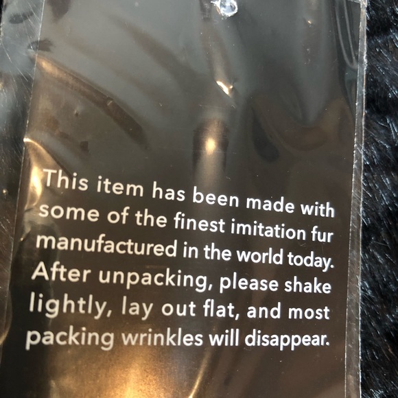 CeLeste by Bibhu Faux Fur Boa - Picture 6 of 7